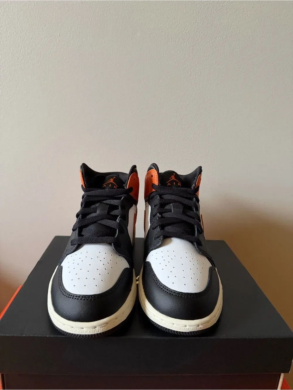 Air Jordan 1 Mid GS Starfish Orange DQ8423-801  Size 5Y